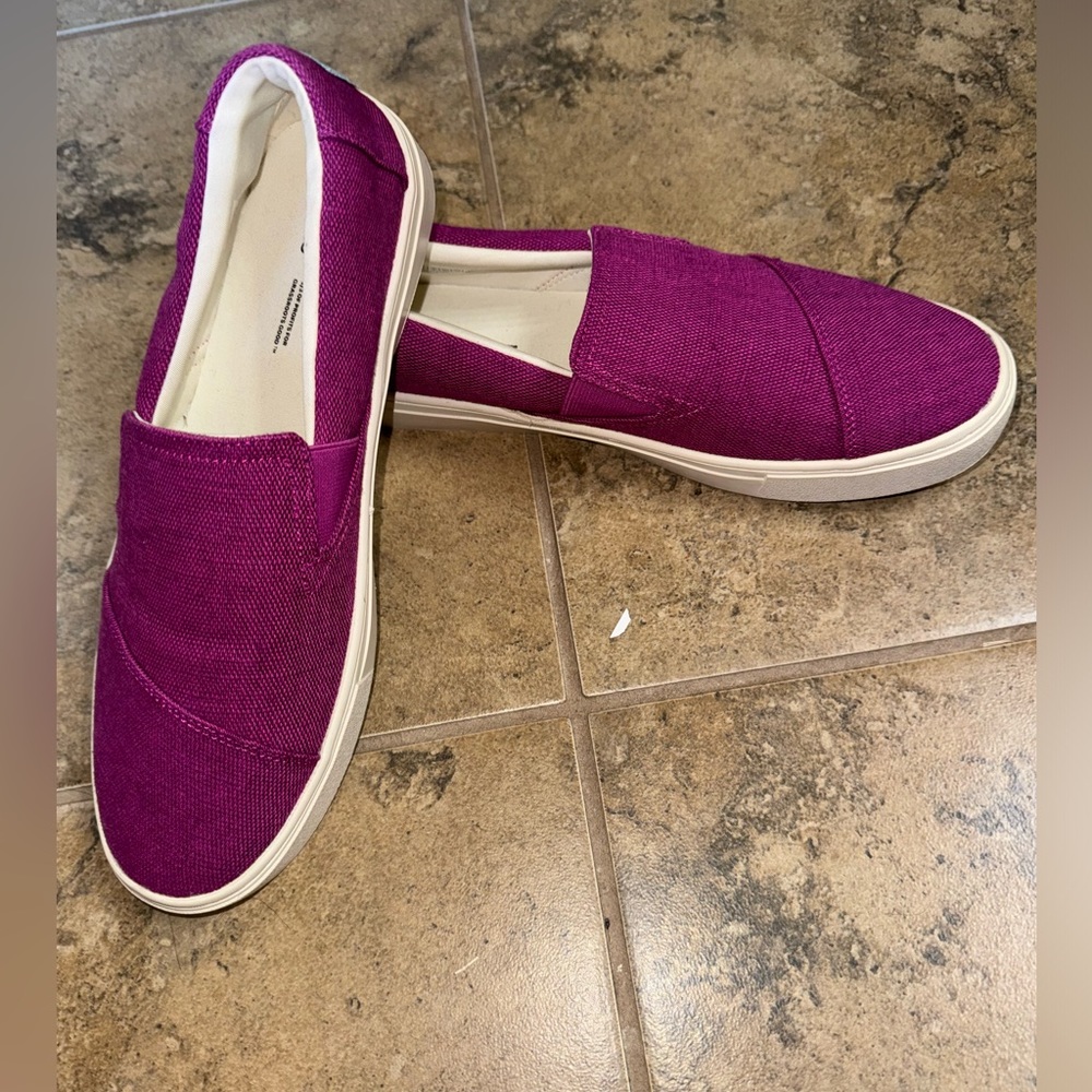 Tom’s Women’s Slip on Loafer, Fuschia, Sz 10, NWOT